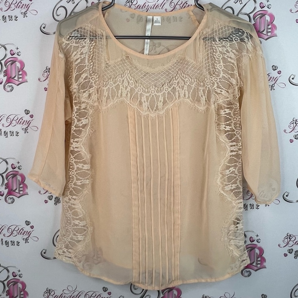 LC Lauren Conrad long sleeve lace Lacie floral peach white Cream Lace Blouse
